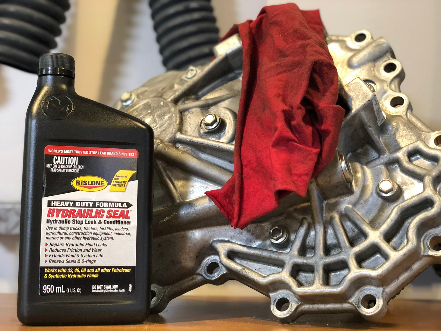 RISLONE Heavy Duty Hydraulic Seal Stop Leak & Conditioner - 950ML 41820